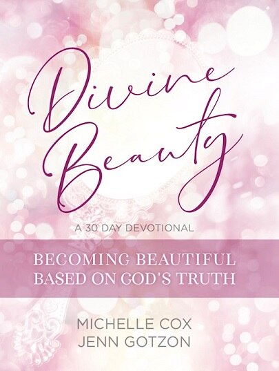 Divine Beauty: Becoming Beautiful Based On God's Truth: 30 Day Devotional Book image number 0