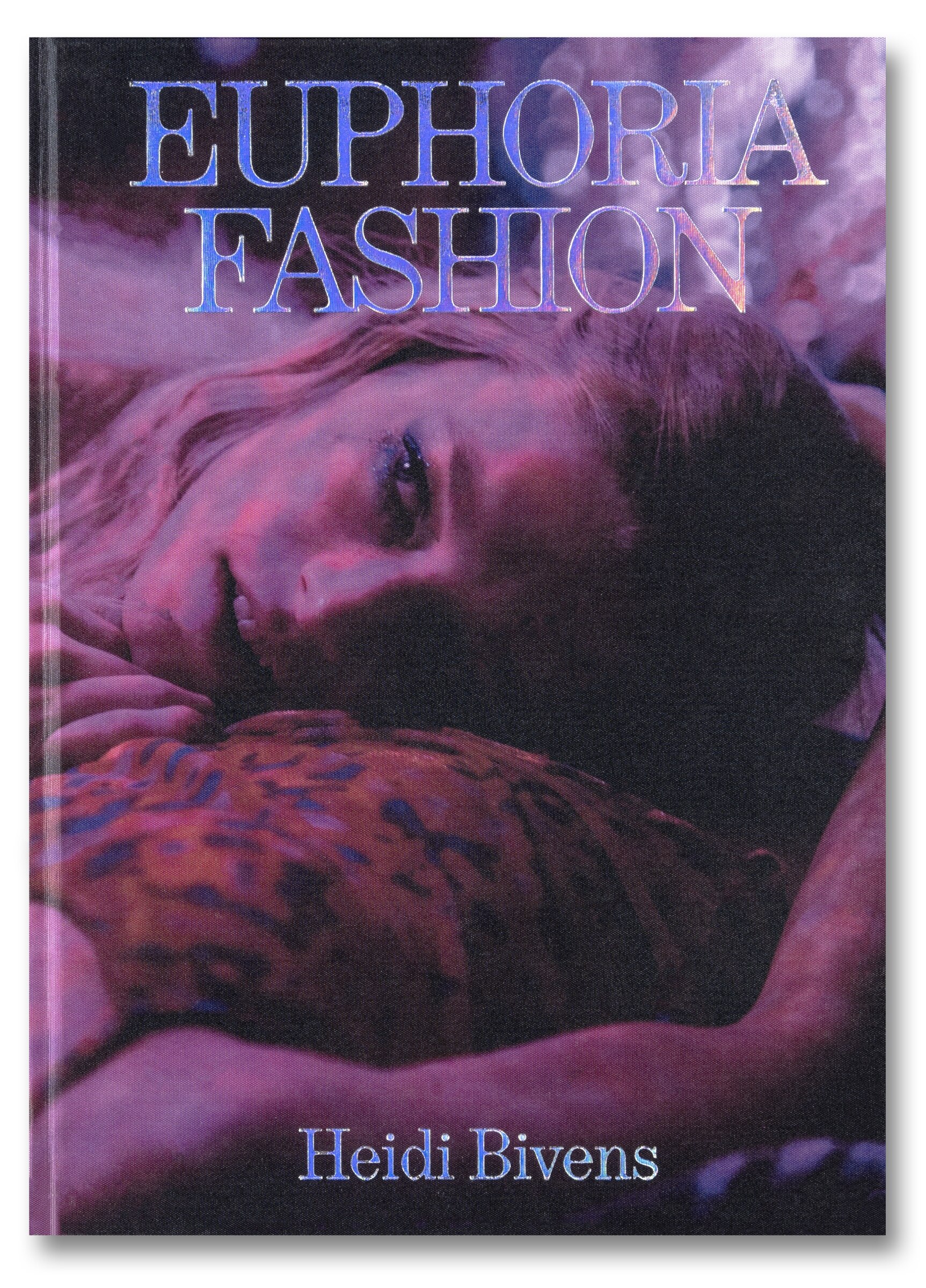 A24 Euphoria Fashion フォトブック 公式 A24 Releases 'Euphoria Fashion' Book With Heidi Bivens