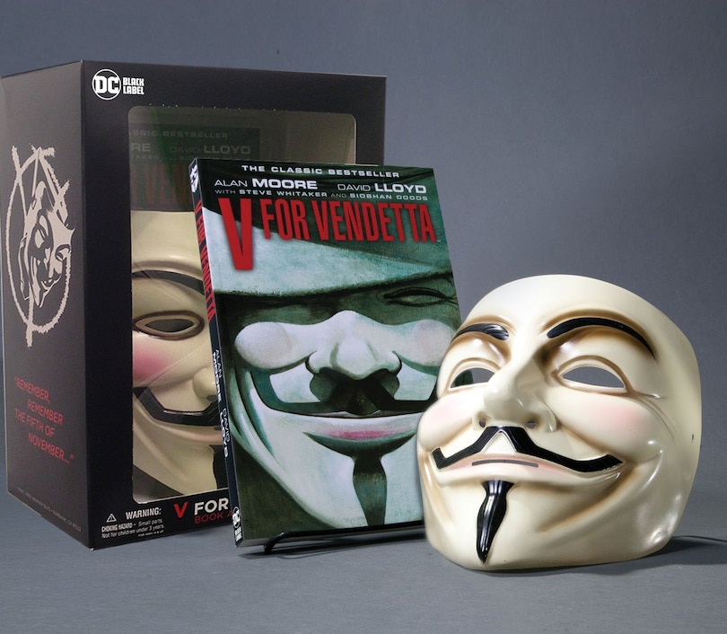 Front cover_V For Vendetta Book & Mask Set