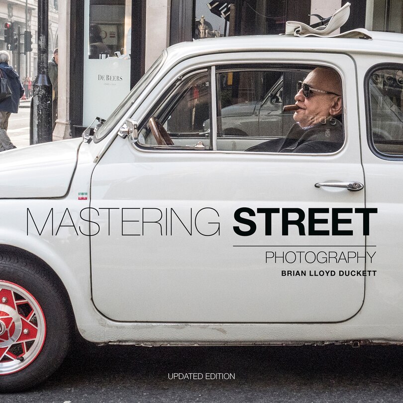 Front cover_Mastering Street Photography