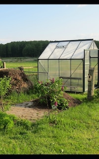 Front cover_My Gardening Logbook