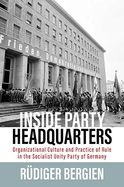 Couverture_Inside Party Headquarters