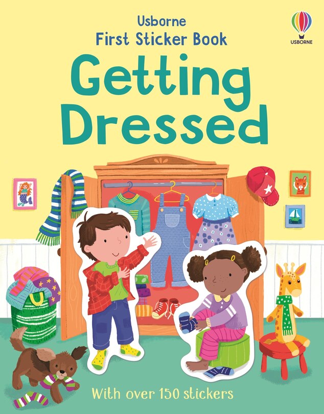 Couverture_First Sticker Book Getting Dressed