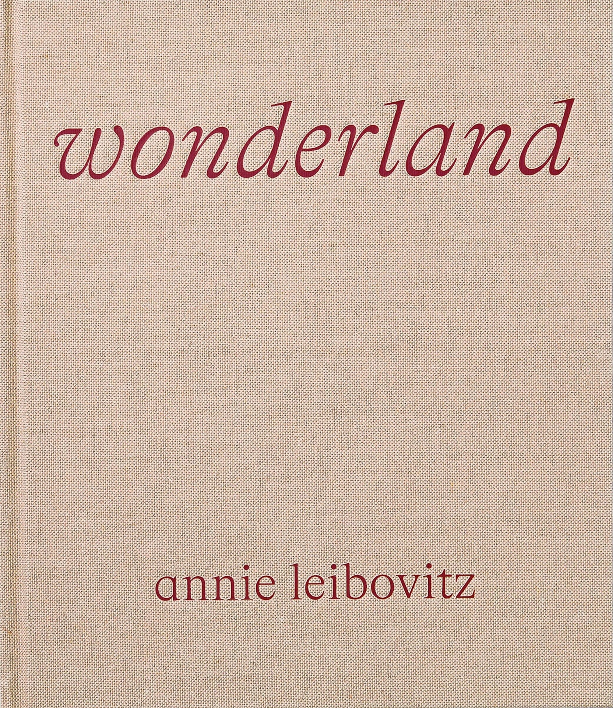 【洋書】Annie Leibovitz: Wonderland Amazon | Wonderland | Leibovitz, Annie, Wintour, Anna