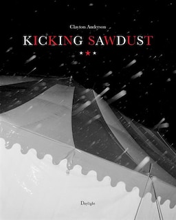 Couverture_Kicking Sawdust