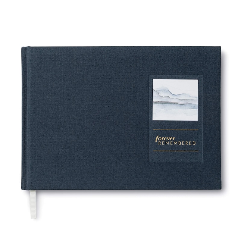 Couverture_Forever Remembered -- A Memorial Guest Book