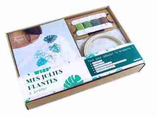 Coffret Mes Jolies Plantes À Broder de COLLECTIF