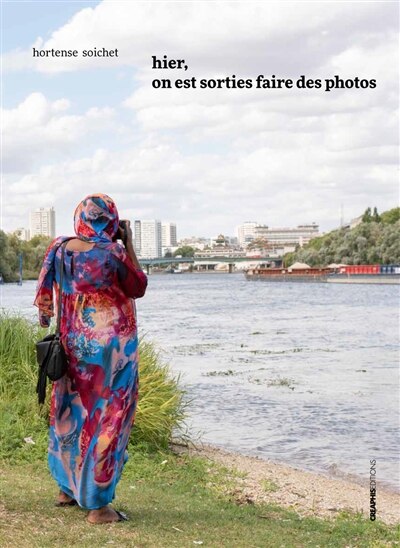 Front cover_Hier, on est sorties faire des photos