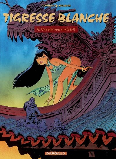 Couverture_Une espionne sur le toit
