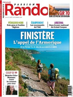 Couverture_Passion rando : le magazine des randonnées de la FFRP, n°52. Finistère : l'appel de l'Armorique : de la presqu'île de Crozon aux Monts d'Arrée