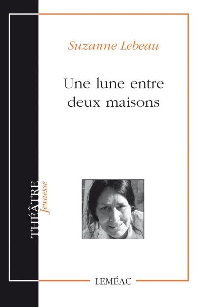 Front cover_Une lune entre deux maisons