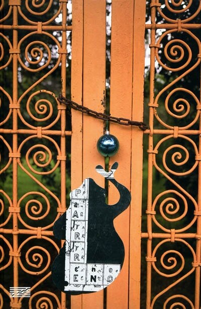 Front cover_Philippe Parreno : exposition présentée au Centre Pompidou, Galerie Sud, du 3 juin au 7 septembre 2009