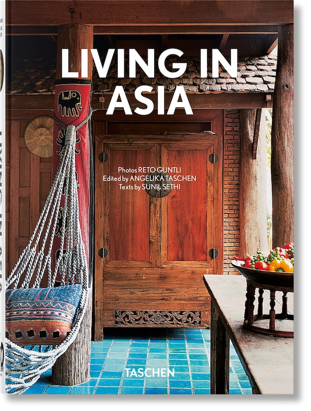 Couverture_Living in Asia. 40th Ed.