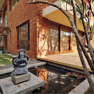 Front cover_Sanjay Patil – Nesting in Nature