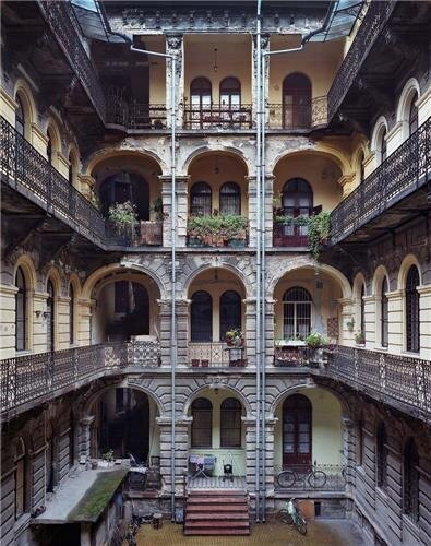 Front cover_Yves Marchand & Romain Meffre: Budapest Courtyards