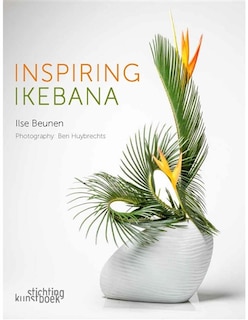 Front cover_Inspiring Ikebana