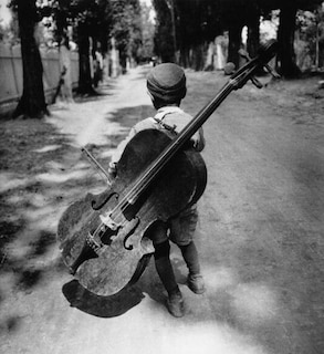 Front cover_Eva Besnyo