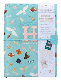 Front cover_Harry Potter: Hogwarts Stand Together Traveler's Notebook Set