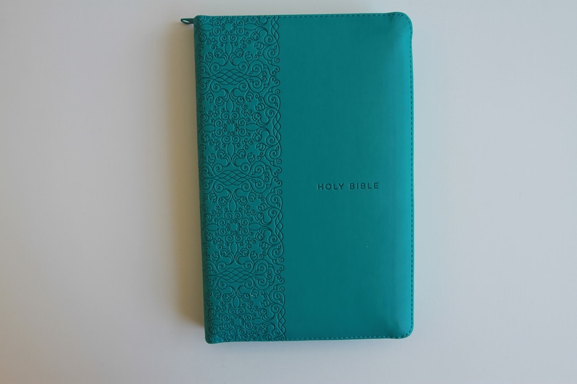 Sample content_King James Version (KJV) Holy Bible  Large Print, Handy Size, Aquamarine Premium Imitation Leather Cover with Zipper, Red Letter Edition, Ribbon Marker