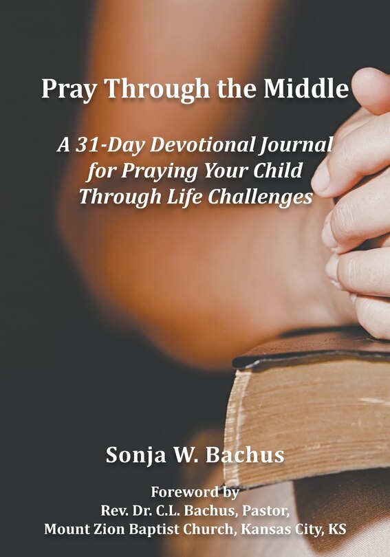 Front cover_Pray Through the Middle