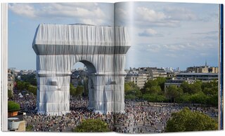 Sample content_Christo and Jeanne-Claude. L’Arc de Triomphe, Wrapped
