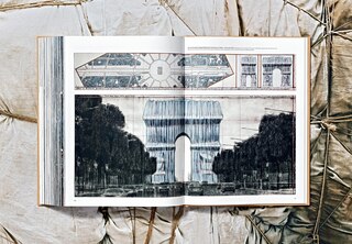 Sample content 4_Christo And Jeanne-claude. Updated Edition