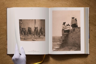 Sample content_Edward S. Curtis. The North American Indian. The Complete Portfolios