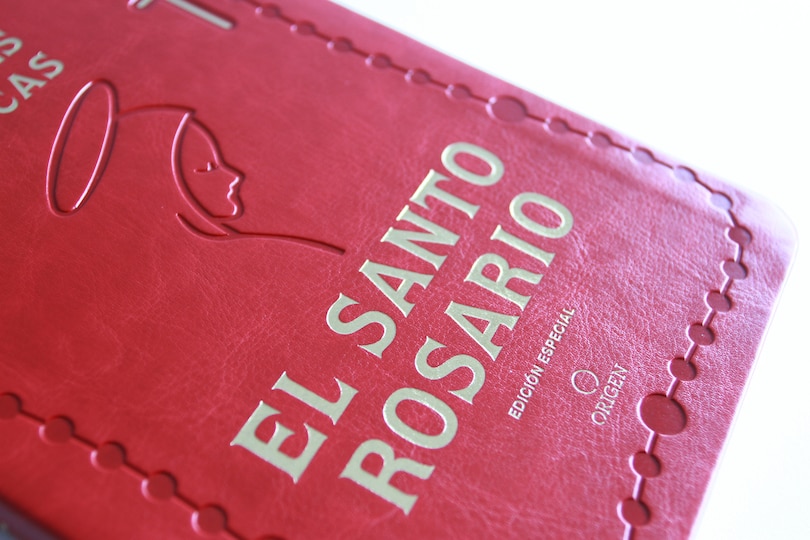 Sample content 5_El Santo Rosario: Libro de oraciones católicas (edición de regalo) / Holy Rosary: Book of Catholic Prayers (Gift Edition)