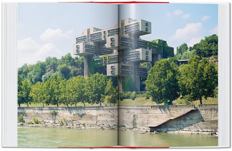 Sample content 3_Fr&eacute;d&eacute;ric Chaubin. CCCP. Cosmic Communist Constructions Photographed. 45th Ed.