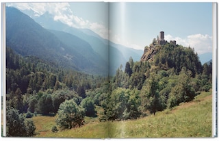 Sample content 5_Frédéric Chaubin. Stone Age. Ancient Castles Of Europe