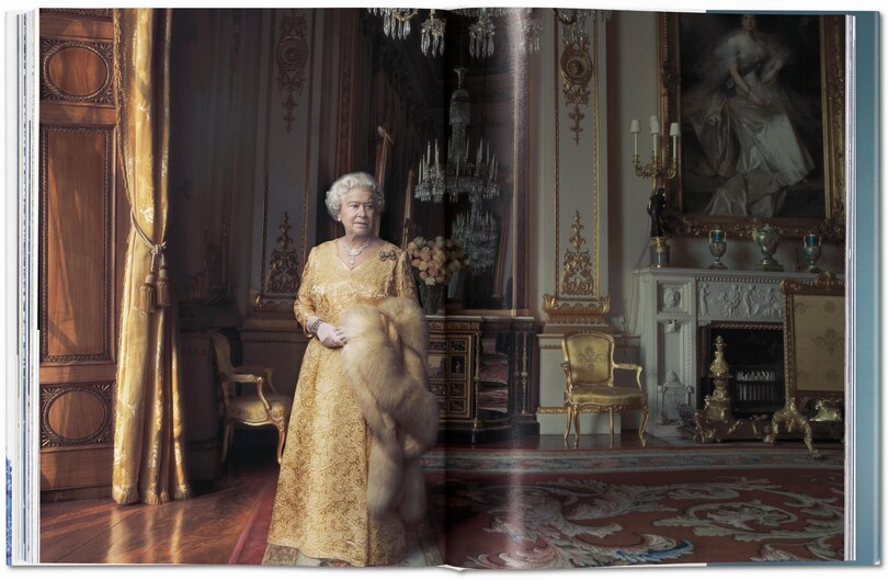 Sample content_Her Majesty. A Photographic History 1926–2022