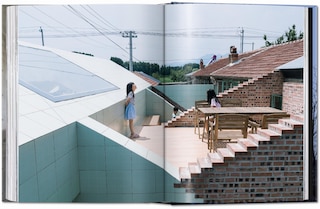 Aper&ccedil;u du contenu_Homes For Our Time. Small Houses. 45th Ed.