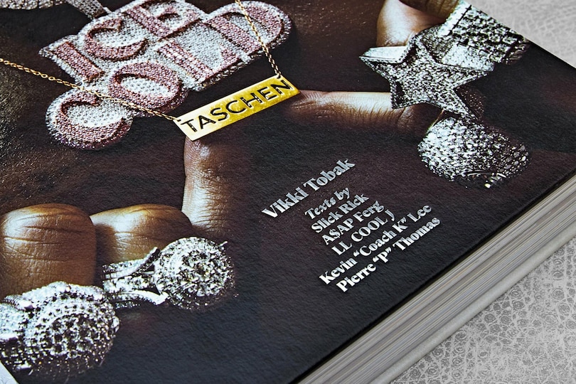 Sample content_Ice Cold. A Hip-Hop Jewelry History
