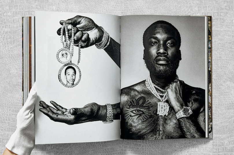 Sample content 5_Ice Cold. A Hip-Hop Jewelry History