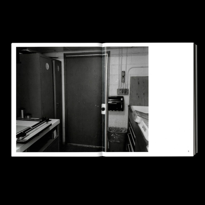 Aper&ccedil;u du contenu_Katherine Hubbard: a slight cast down at the edges of the lips