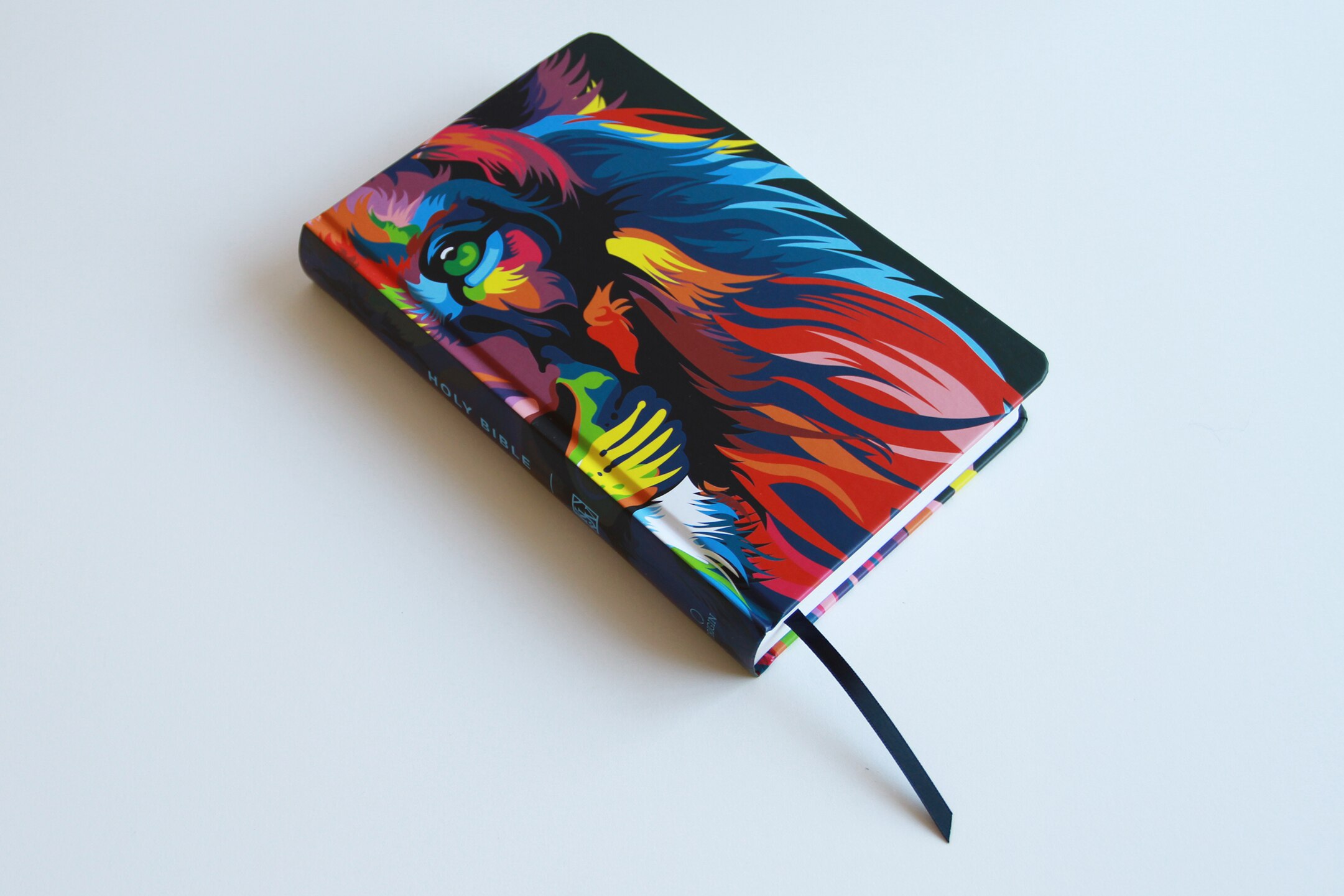 Kjv Holy Bible, Multi Color Lion Of Judah, Large Print, Handy Size