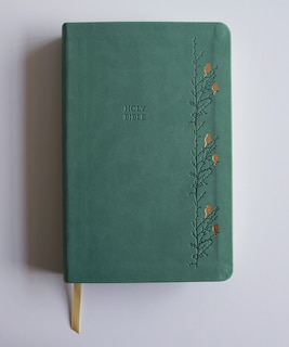 Aperçu du contenu_KJV Holy Bible, Large Print Medium format, Green with Birds Faux Leather w/ Ribbon Marker, Red Letter