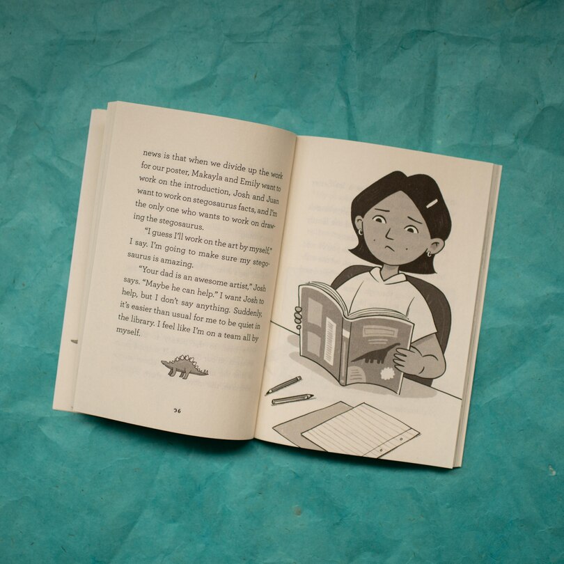 Aper&ccedil;u du contenu 5_Lola Levine and the Dinosaur Scene