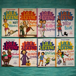 Sample content 2_Lola Levine and the Dinosaur Scene