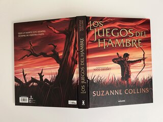 Aperçu du contenu 3_Los juegos del hambre (Edición ilustrada) / The Hunger Games (Illustrated Edition)