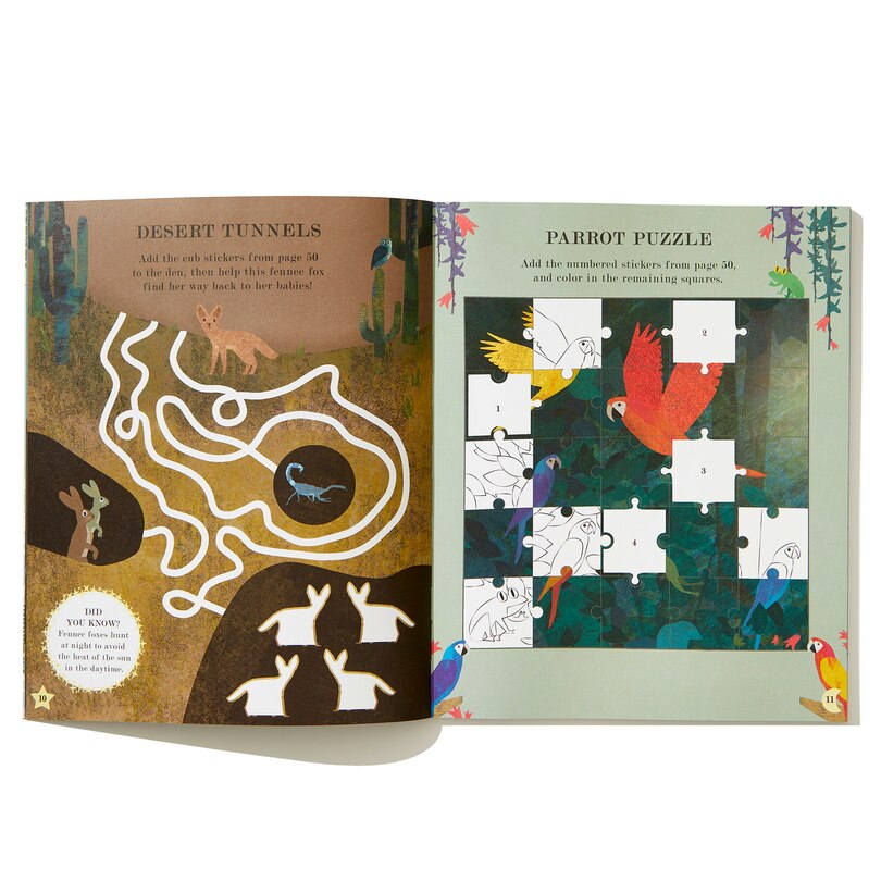 Aperçu du contenu 5_Moon: A Peek-Through Activity Book: With over 200 stickers