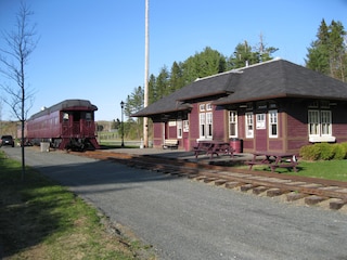 Sample content 2_Rails To The Atlantic