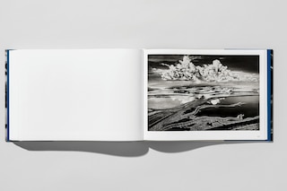Sample content_Sebastião Salgado. Amazônia