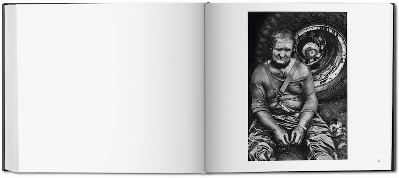 Sample content 4_Sebastião Salgado. Kuwait. A Desert On Fire