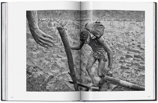 Sample content_Sebastião Salgado. La main de l'homme. Une archéologie de l'ère industrielle