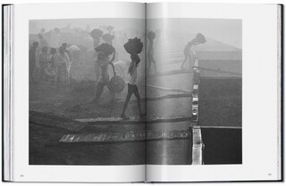 Sample content 2_Sebastião Salgado. La main de l'homme. Une archéologie de l'ère industrielle