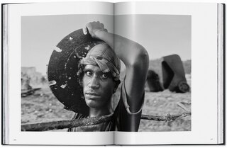 Sample content 4_Sebastião Salgado. La main de l'homme. Une archéologie de l'ère industrielle