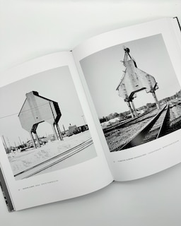 Aper&ccedil;u du contenu_Silent Monoliths