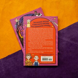 Aper&ccedil;u du contenu_The Bizarre Bazaar: Down a Dark Path (A Graphic Novel)