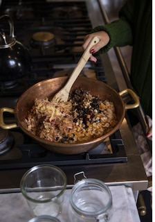 Sample content_The Christmas Companion